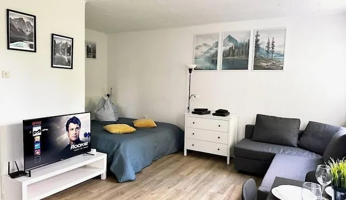 Schoenes Studioapartment Uni Naehe, Wlan, 4 Gaeste Essen